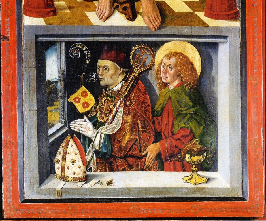 En af de mange aarhusianere, som man møder i udstillingen, er den hovedrige biskop Jens Iversen Lange fra 1400-tallet. Billedet af ham på domkirkens altertavle er et af de tidligste portrætter af en aarhusianer.