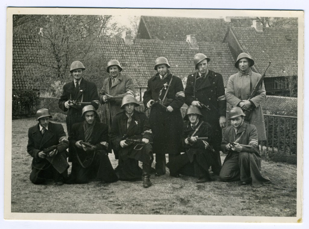 Medlemmer af sabotagegruppen 5.kolonne i Den Gamle By, d. 5. maj 1945. (Besættelsesmuseet) 
