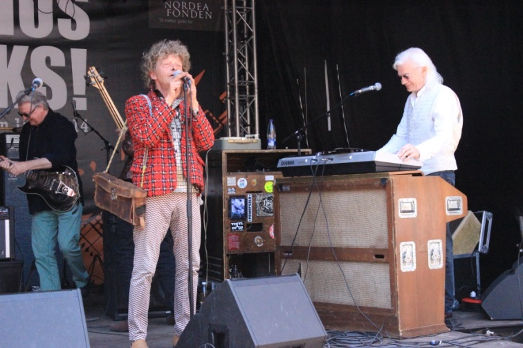 Lars Muhls gamle band Daisy var det første band fra Aarhus, der brød igennem internationalt. Deres debutsingle blev ugens hit på Radio Luxembourg i 1969. Bandet blev gendannet ved en koncert i Den Gamle By 17. maj 2014 - til stor glæde for de mange fremmødte fans. 